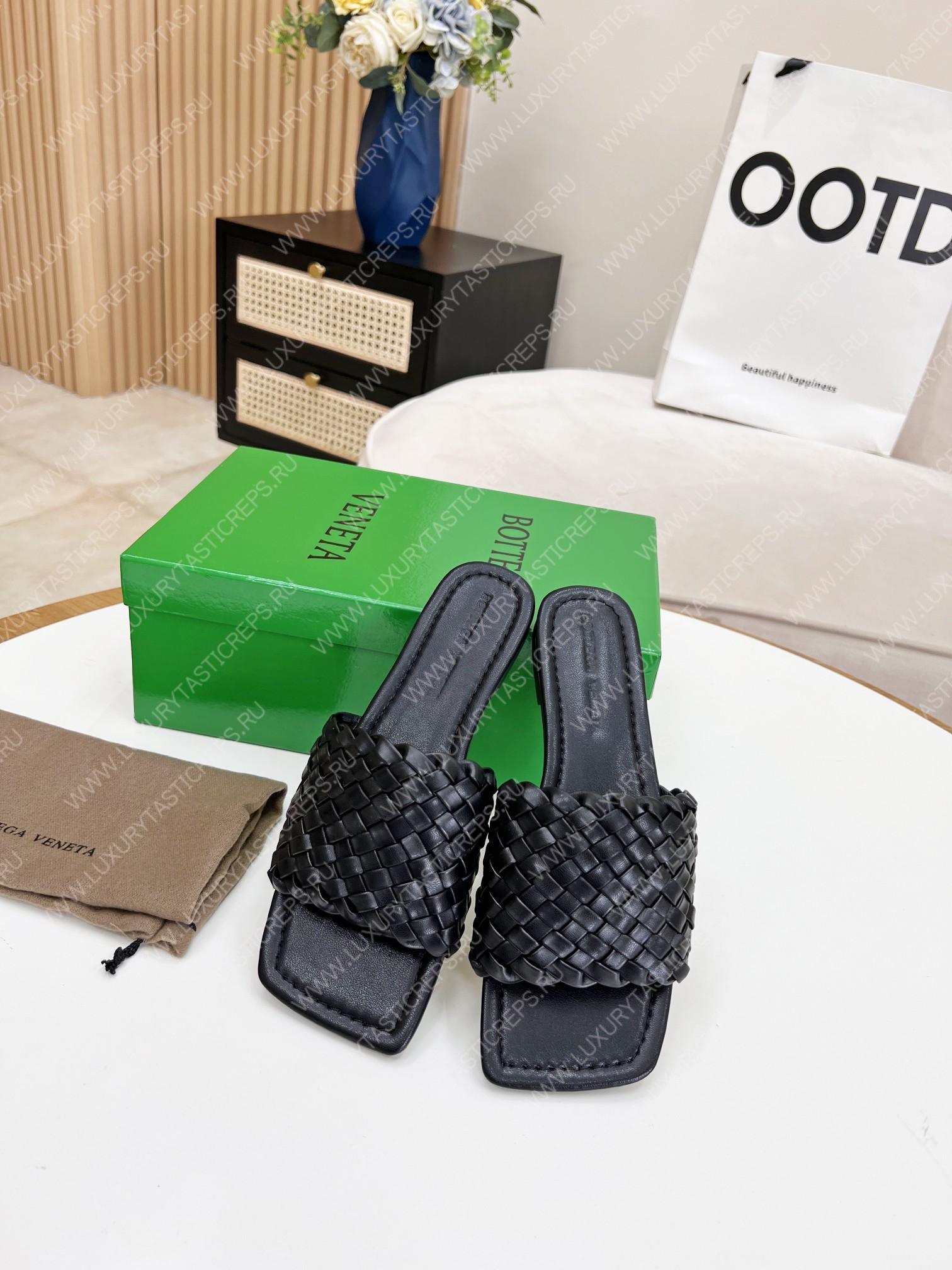 bo*te*ga Ve*ne*ta dot wave flat sandals black 708880v
