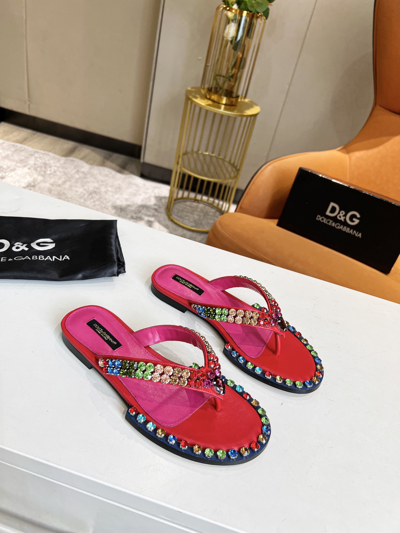 DOLCE AND GABBANA LEATHER FLIP-FLOPS RED/MULTICOLOUR A80265AY347
