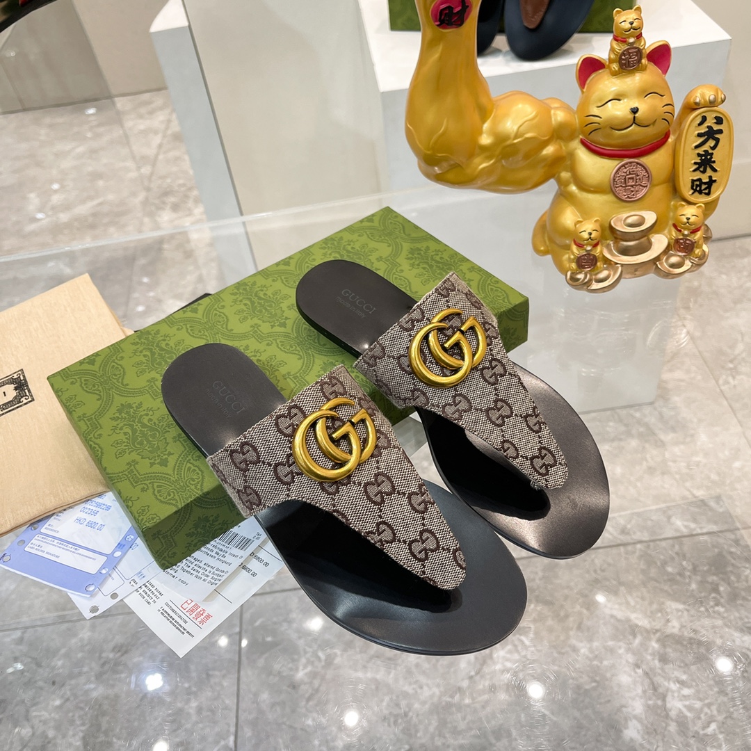 G*u*i blondie thong sandal beige & camel 739048