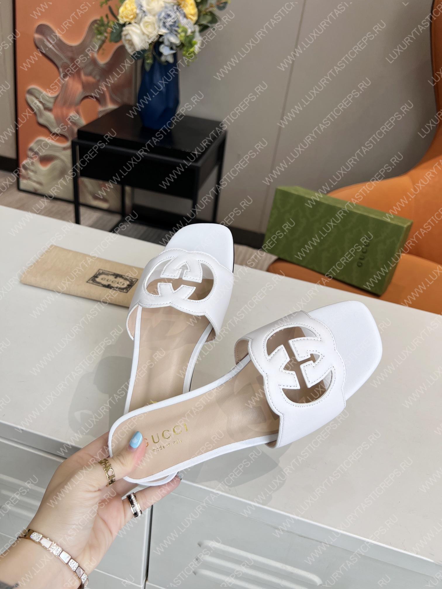G*u*i interlocking g cut-out slide sandal white 694450