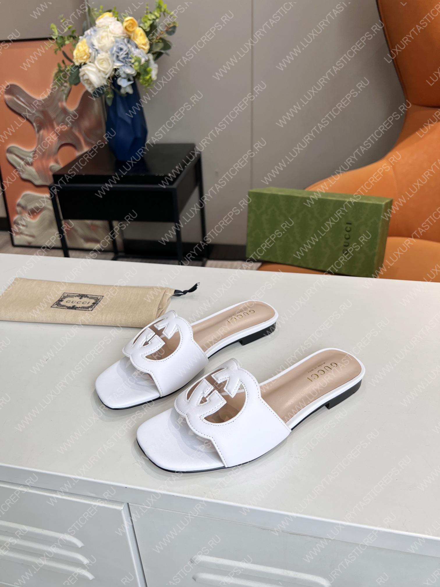 G*u*i interlocking g cut-out slide sandal white 694450