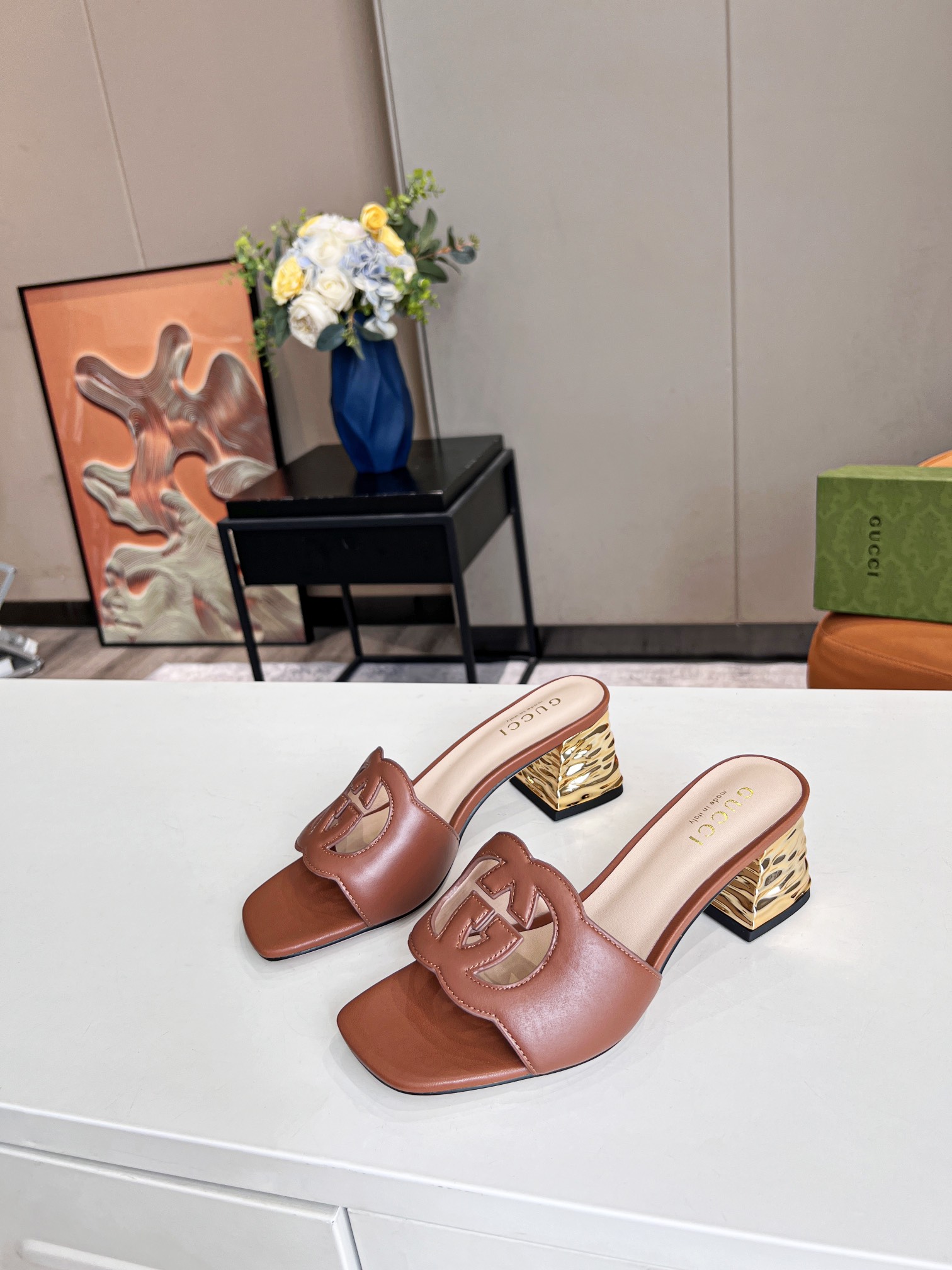 G*u*i interlocking g cut-out heeled slide sandal brown 694451