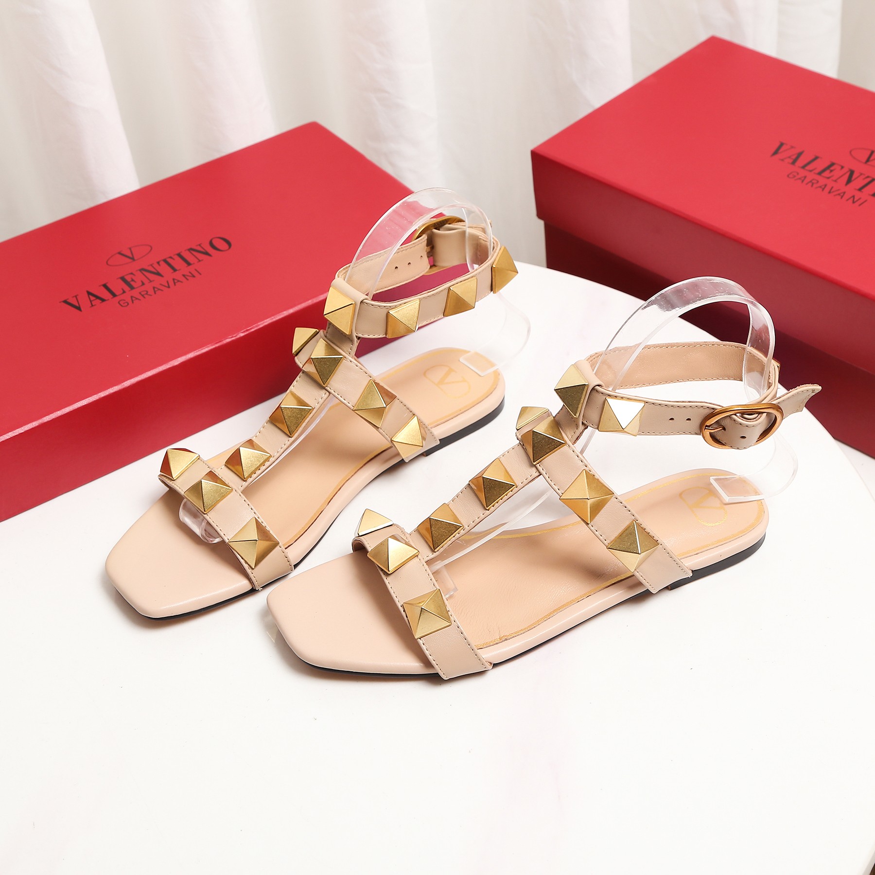 VALENTINO ROMAN STUD FLAT CALFSKIN SANDAL BEIGE 1W2S0BU8ZWM