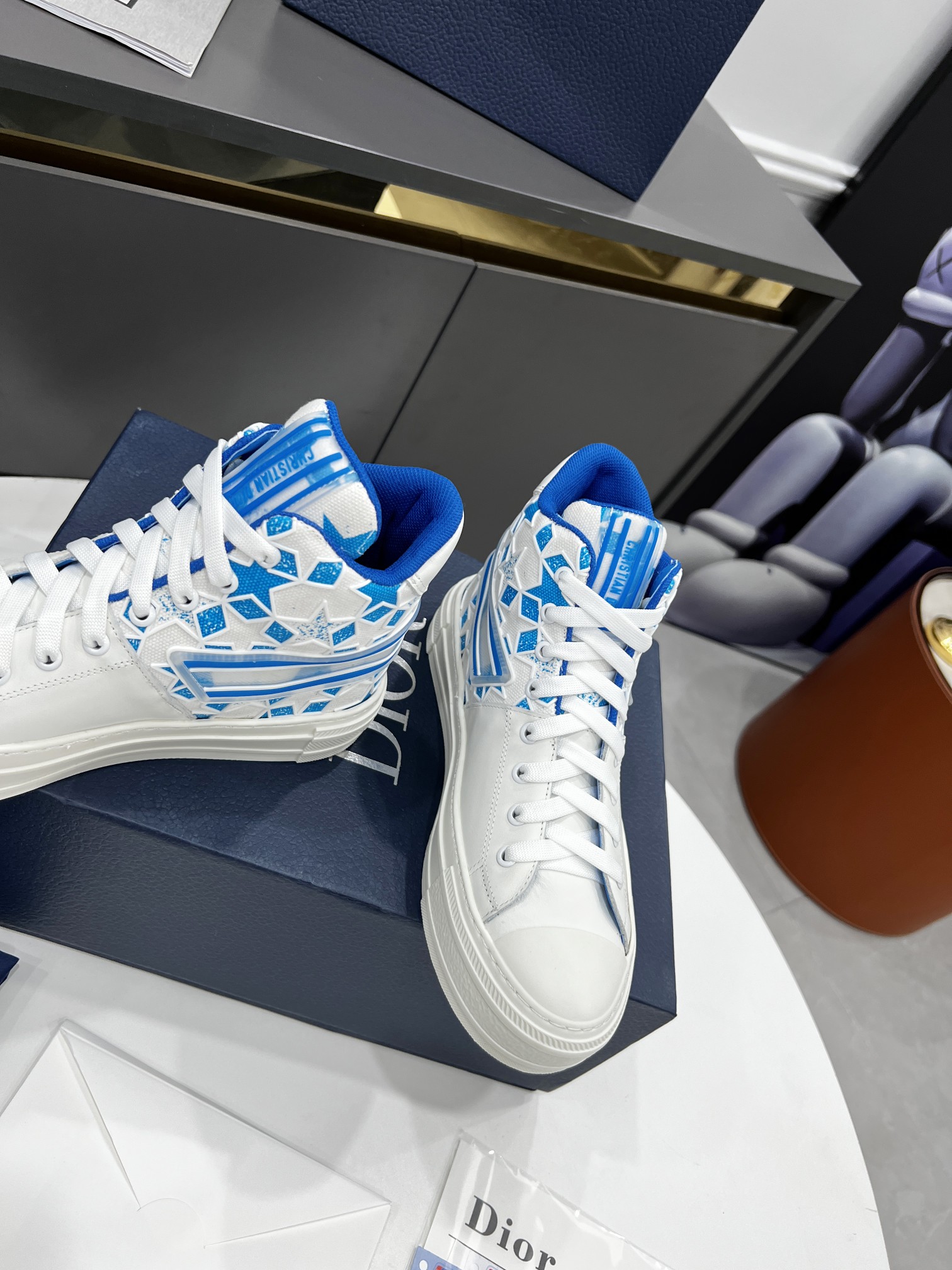 ch**an D*or walk’nD*or sneakers bright blue/white kck330fcc