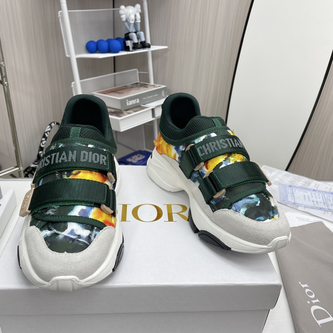 ch**an D*or d-wander sneakers cypress green kck299ctd
