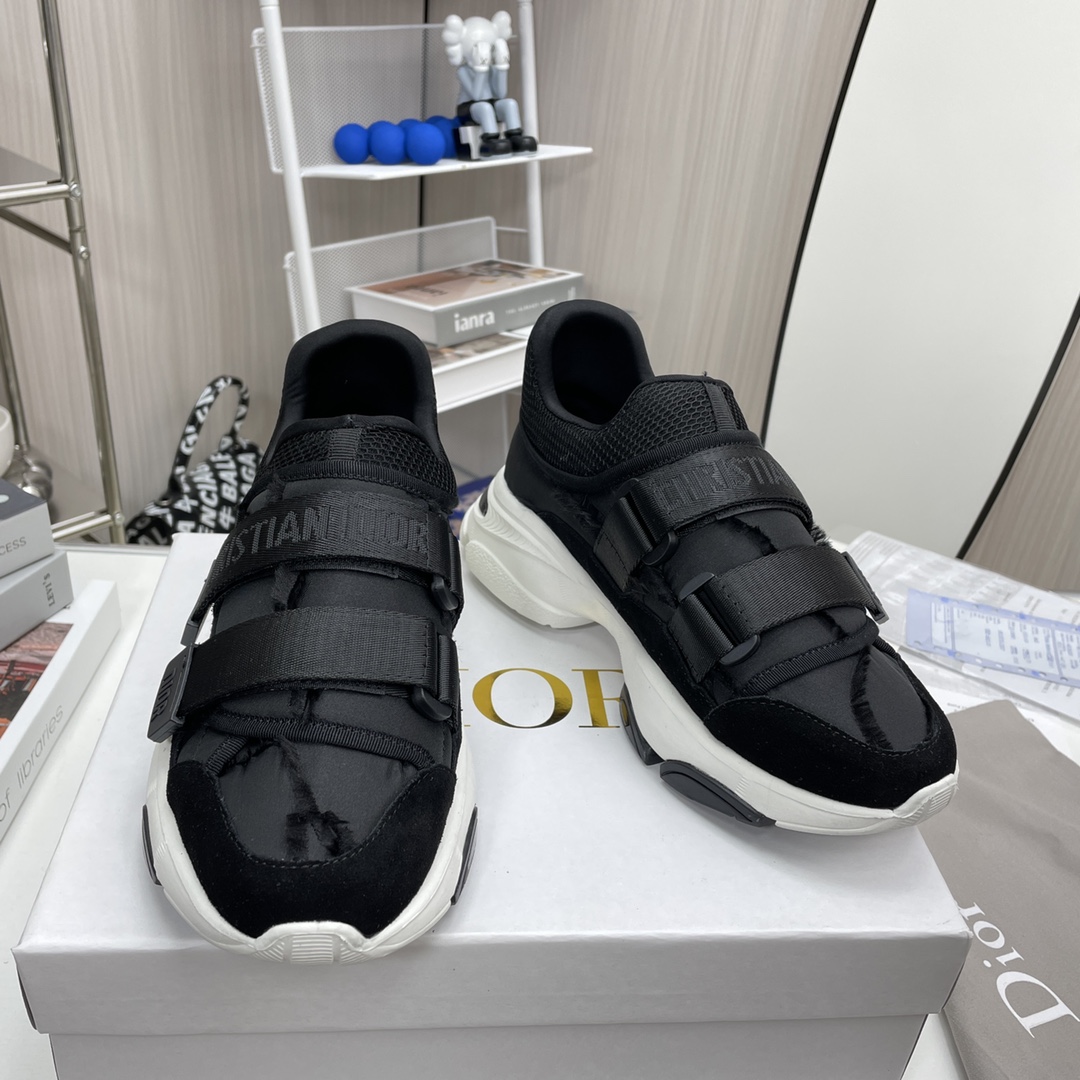 ch**an D*or d-wander sneakers cypress black kck299ctd