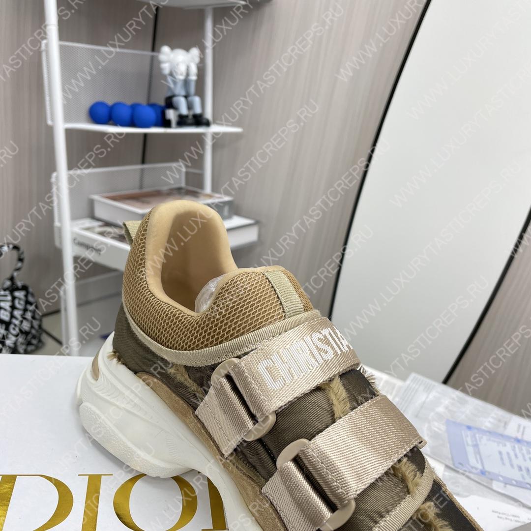 ch**an D*or d-wander sneakers cypress beige kck299ctd