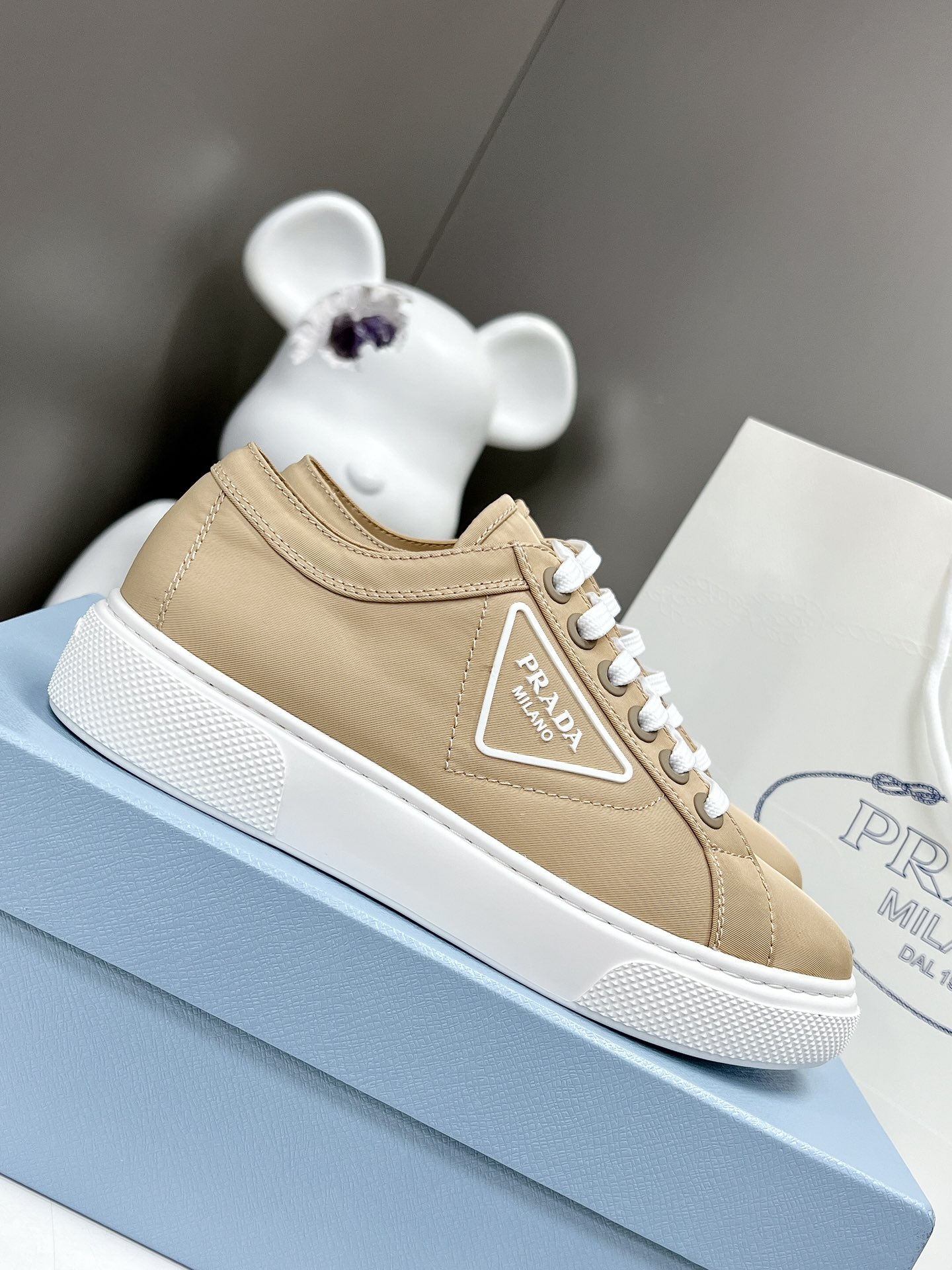 Pra*a soft calf leather sneakers beige 4e3560
