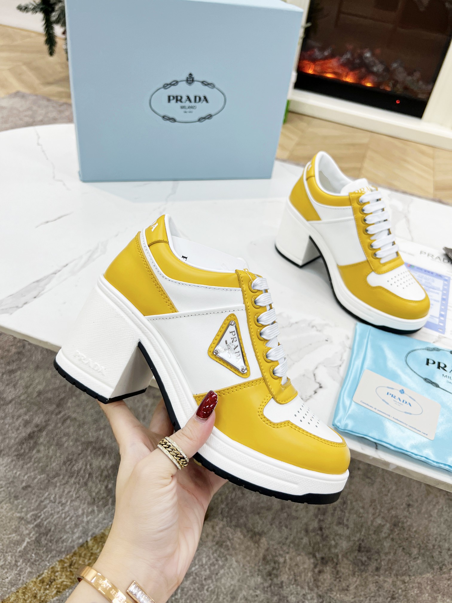 Pra*a downtown high-heeled leather sneakers white/sun 1e792m