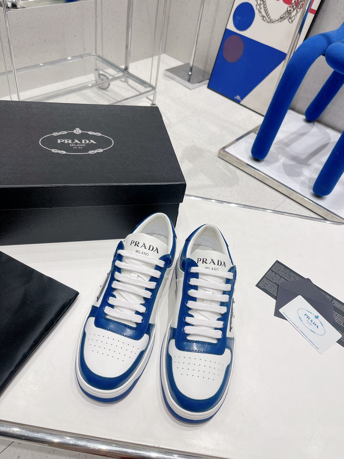 Pra*a downtown leather sneakers white/cobalt blue 2ee364