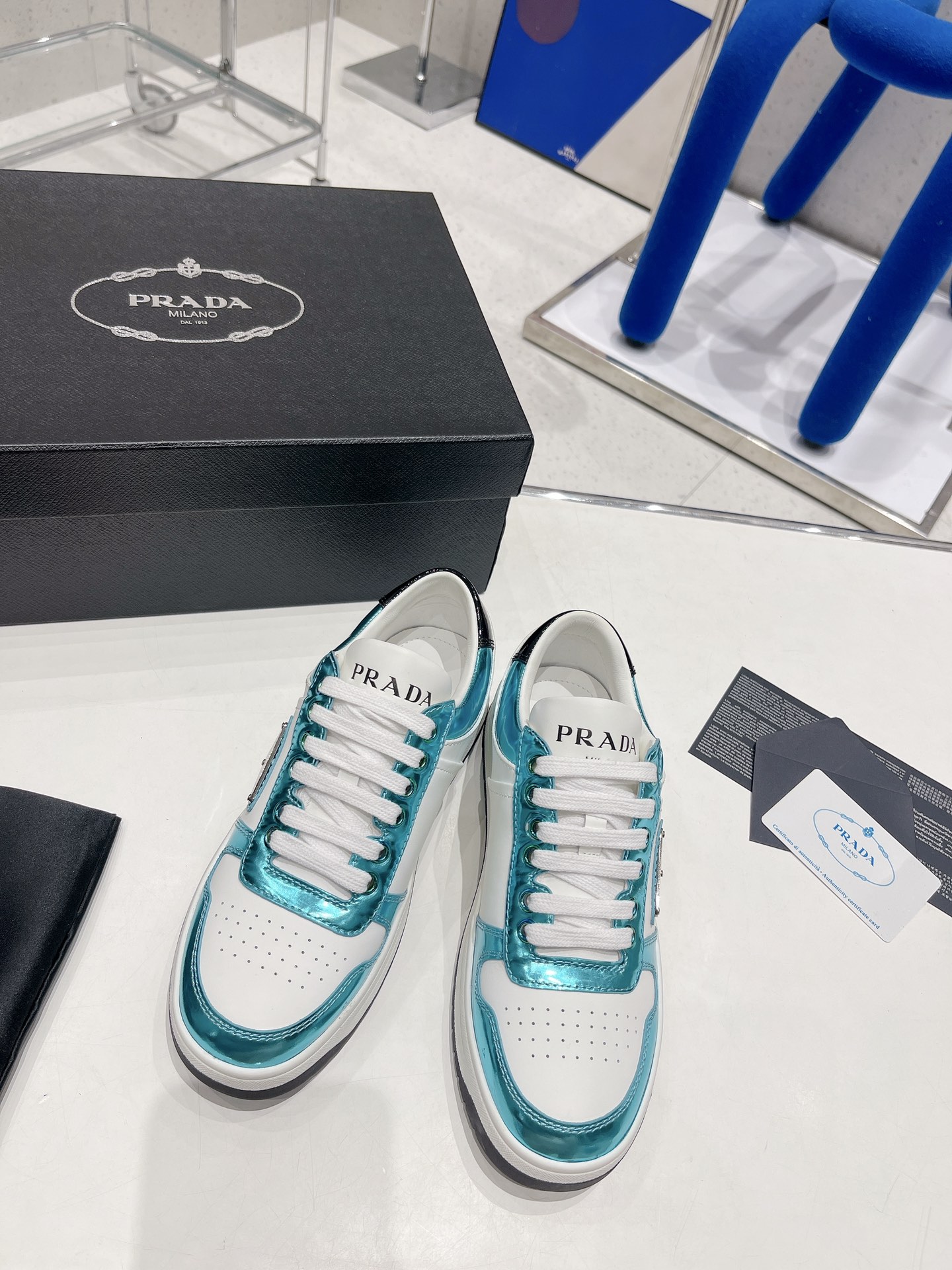 Pra*a downtown leather sneakers white/sky blue 2ee364
