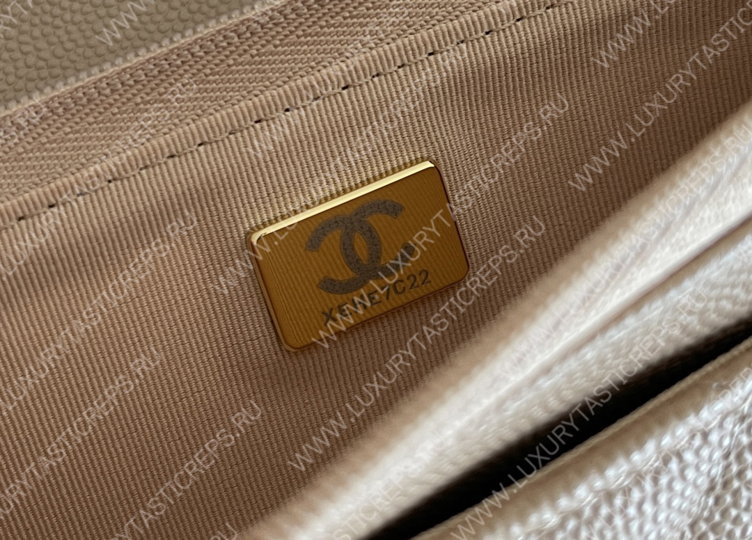 Ch*el classic wallet on chain beige ap0250