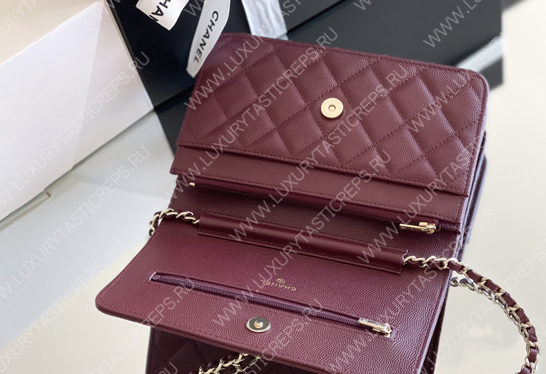 Ch*el classic wallet on chain burgundy ap0250