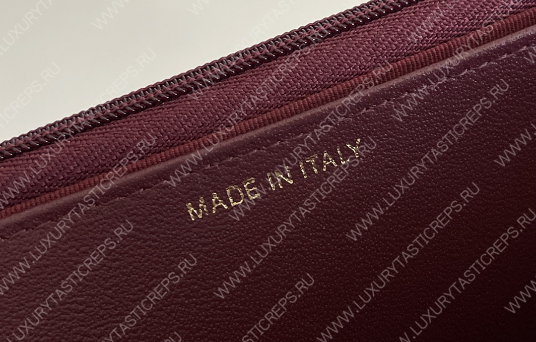 Ch*el classic wallet on chain burgundy ap0250