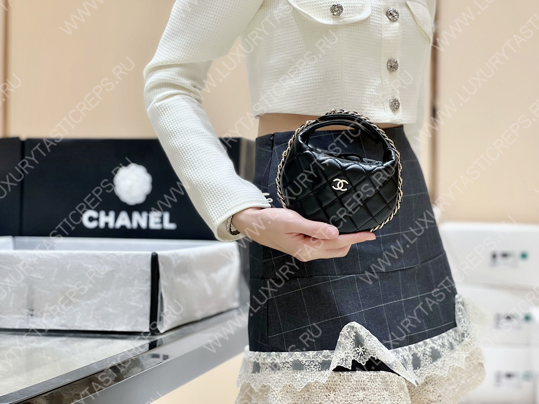 Ch*el pouch black ap3095