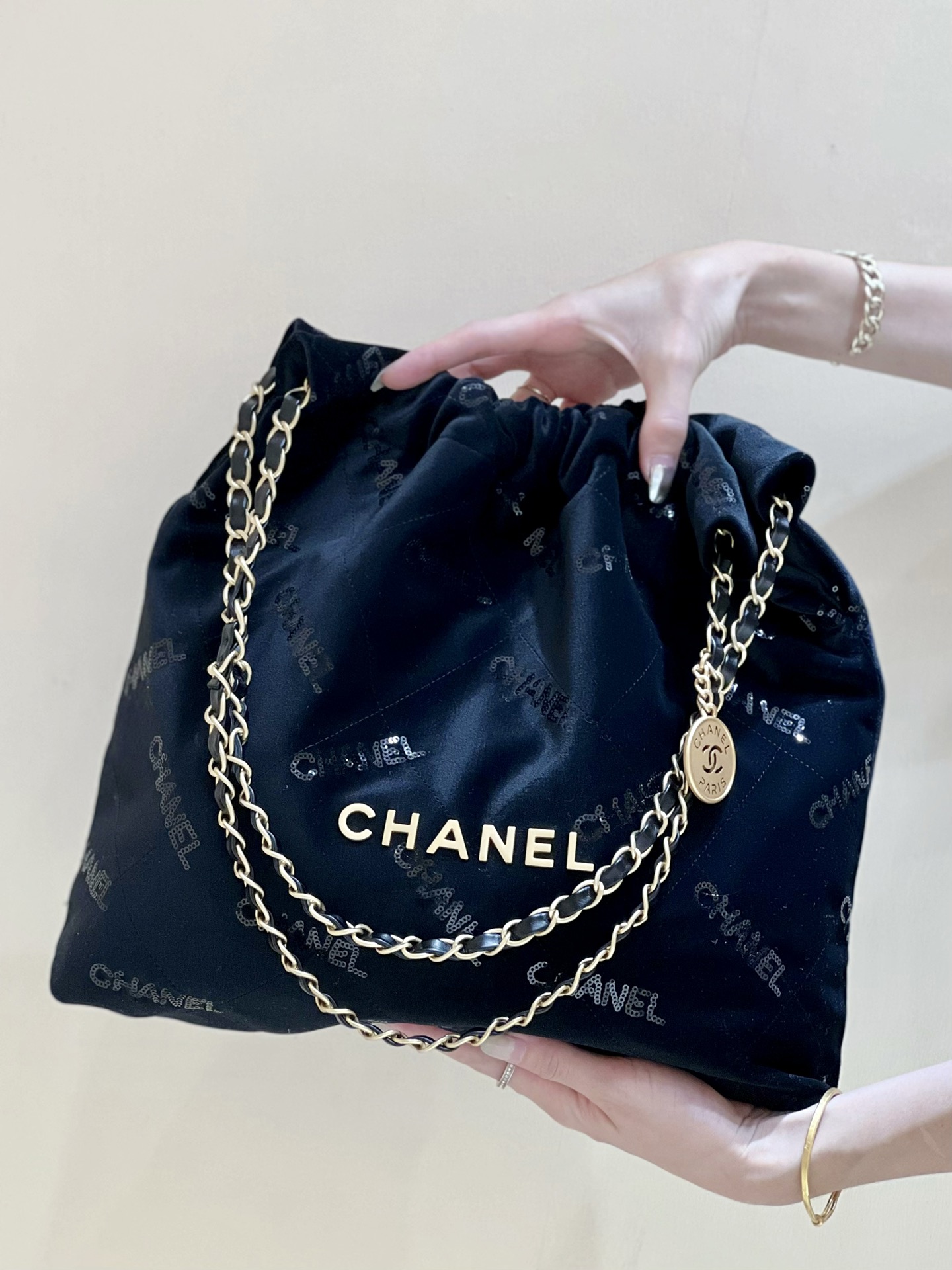 Ch*el 22 handbag black as3261