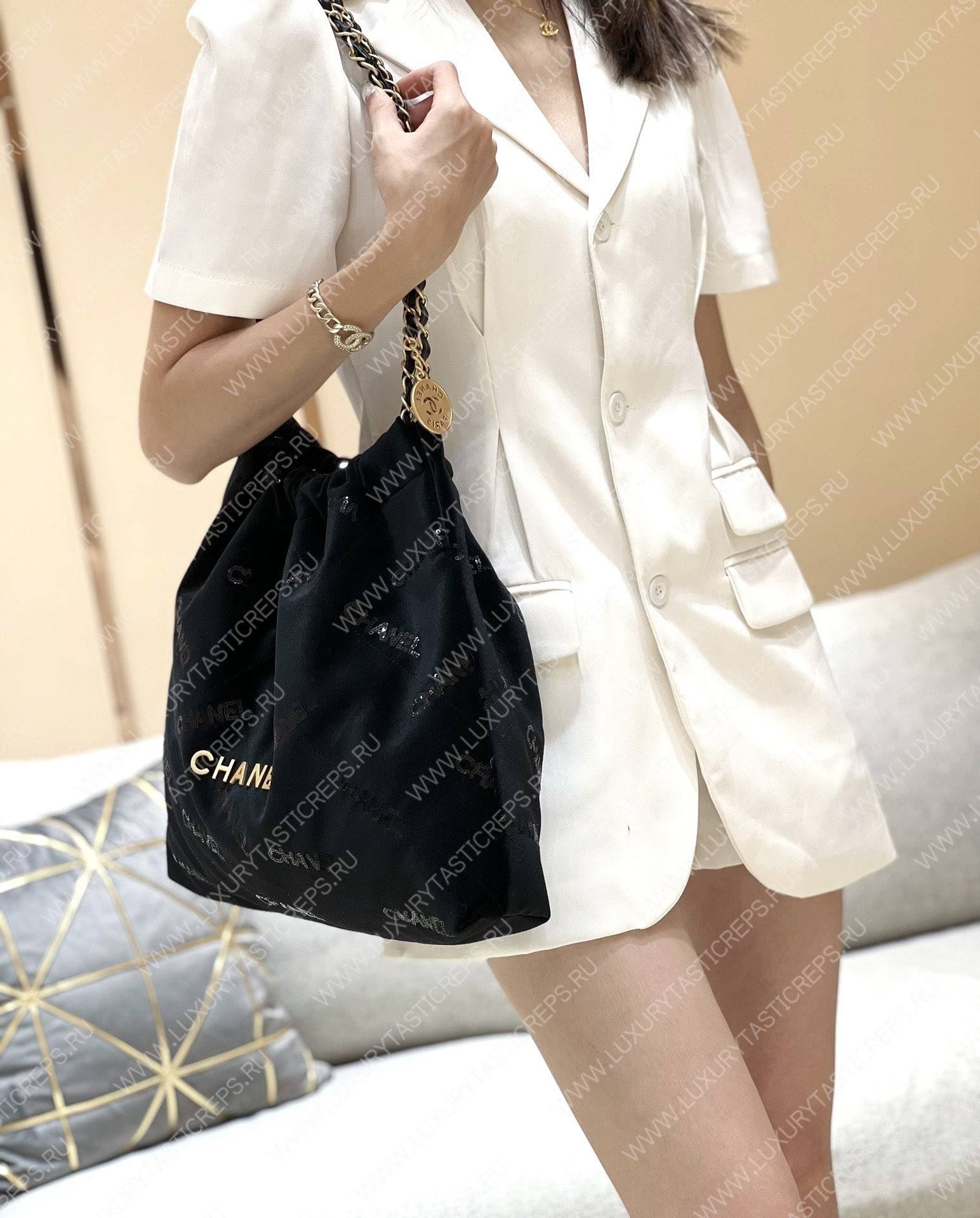 Ch*el 22 handbag black as3261