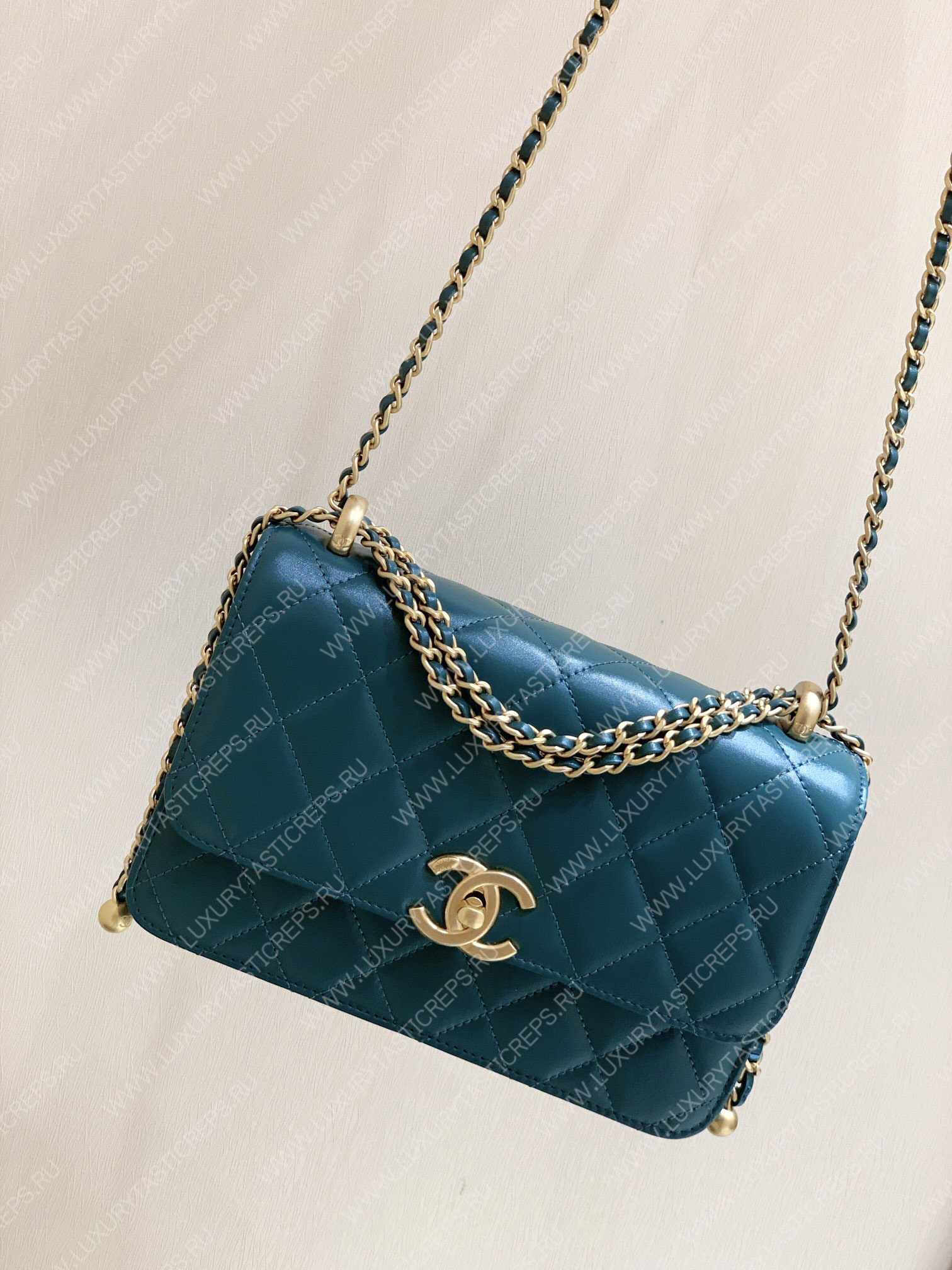 Ch*el wallet on chain green ap2649
