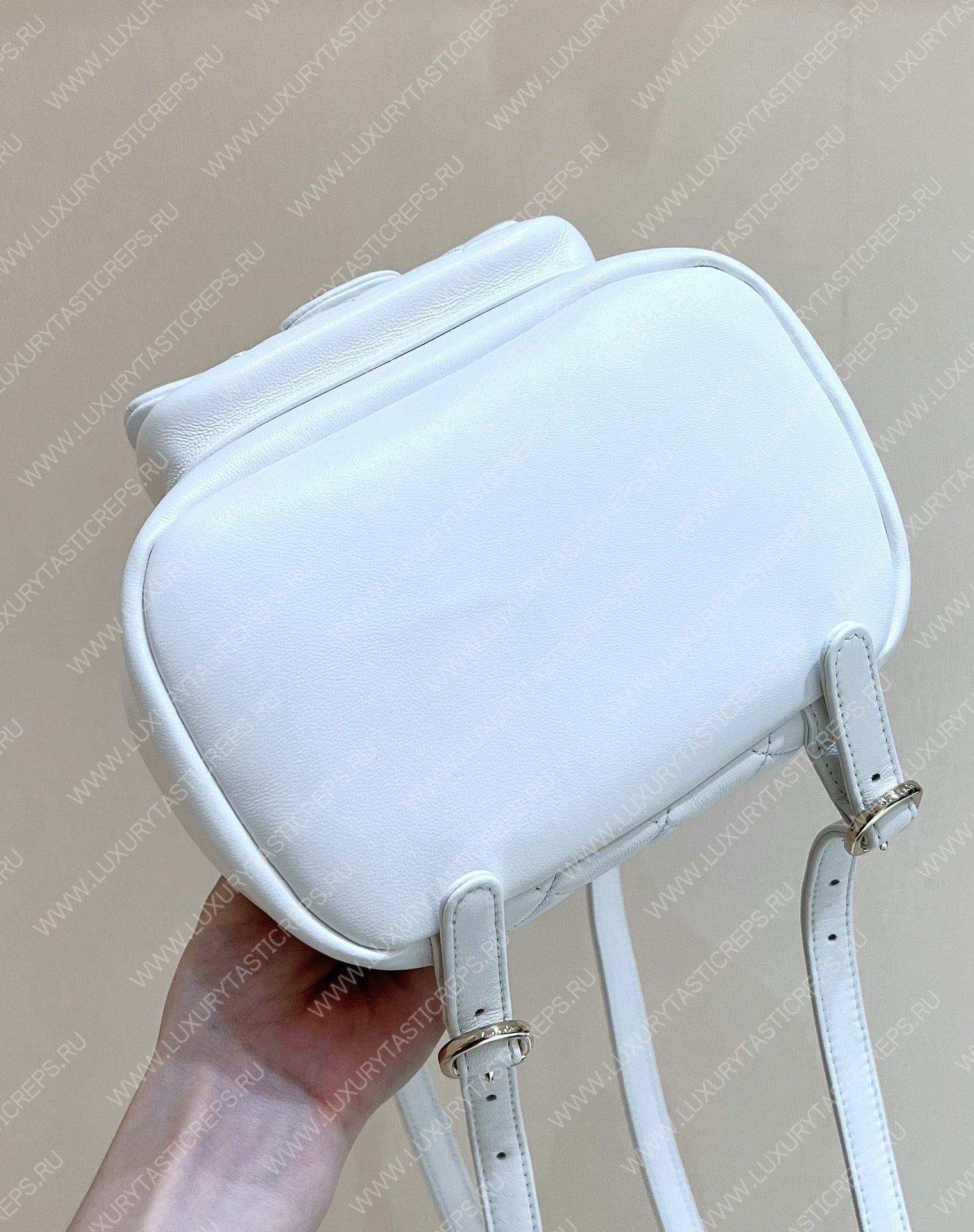 Ch*el duma backpack white as1160