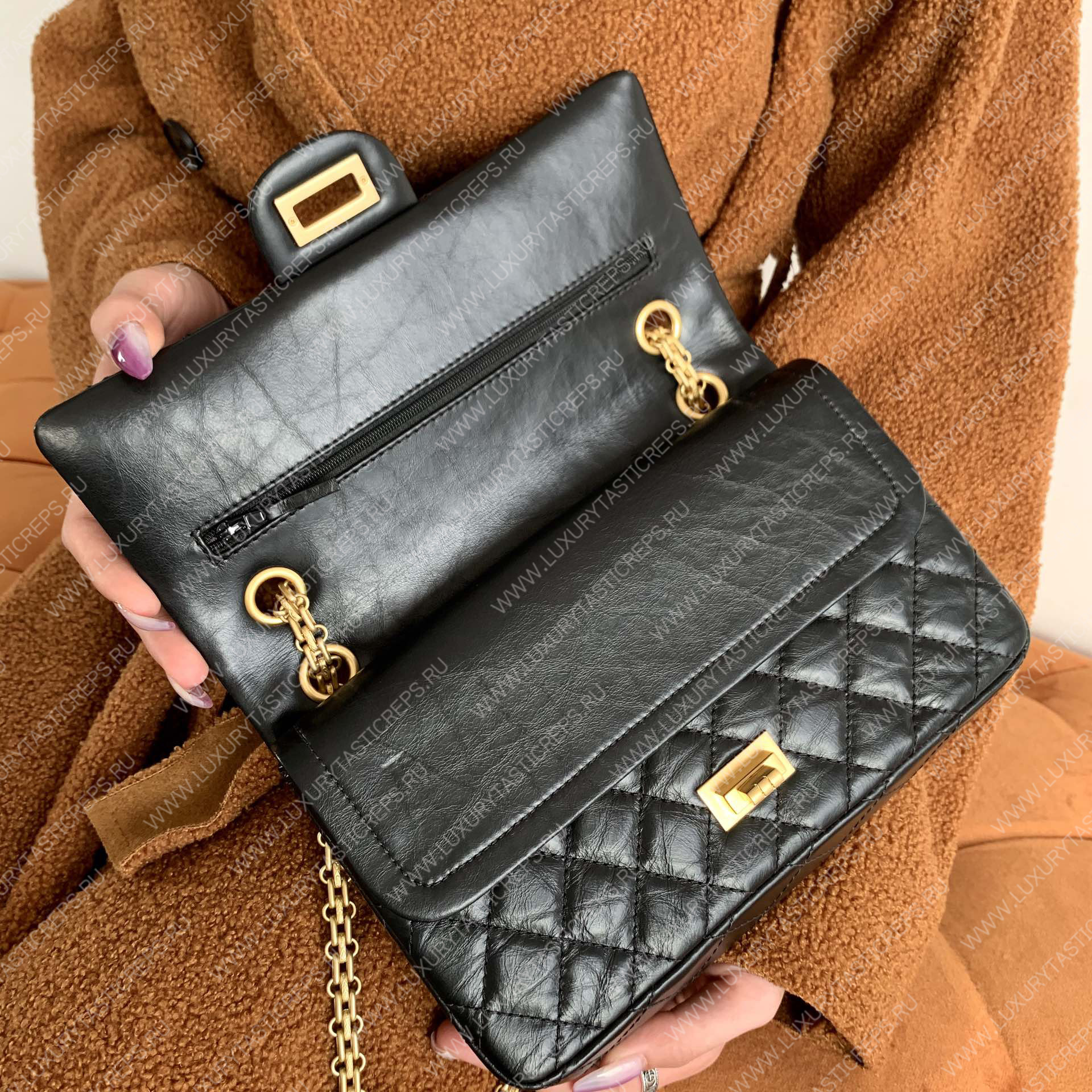 Ch*el 2.55 reissue handbag black gold chain a37586