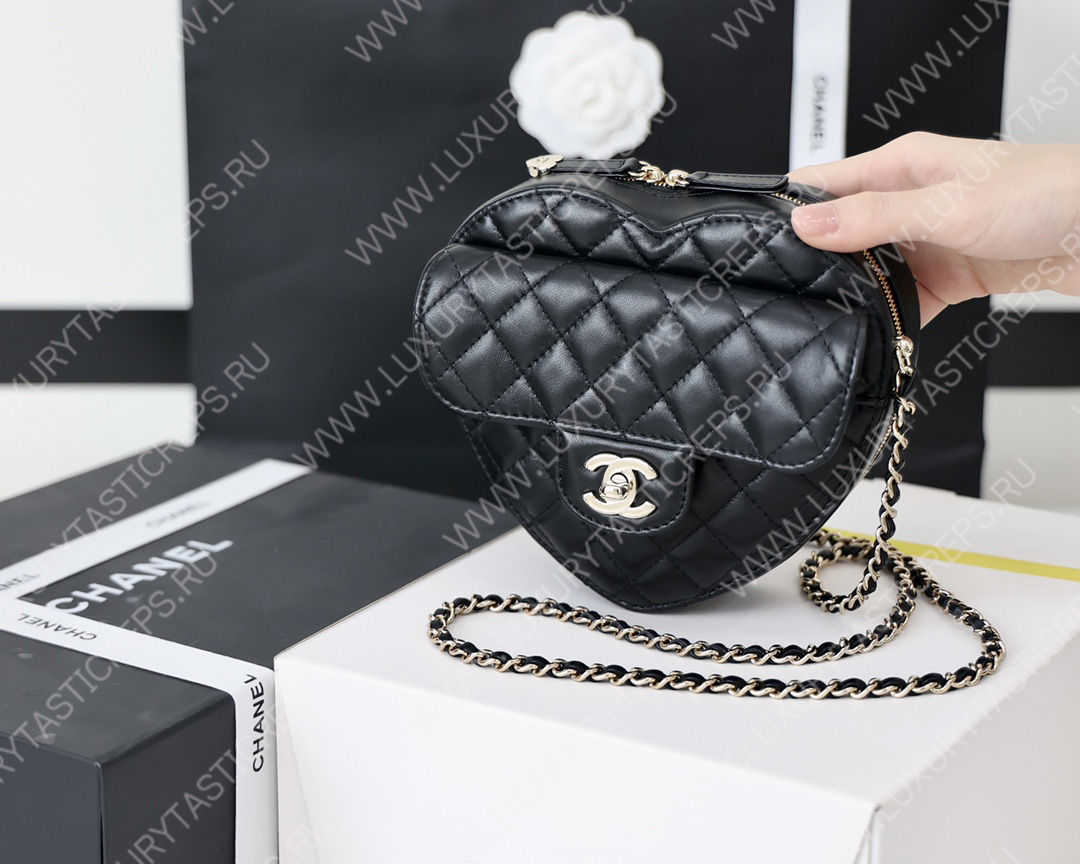 Ch*el cc heart clutch 22s black as3191