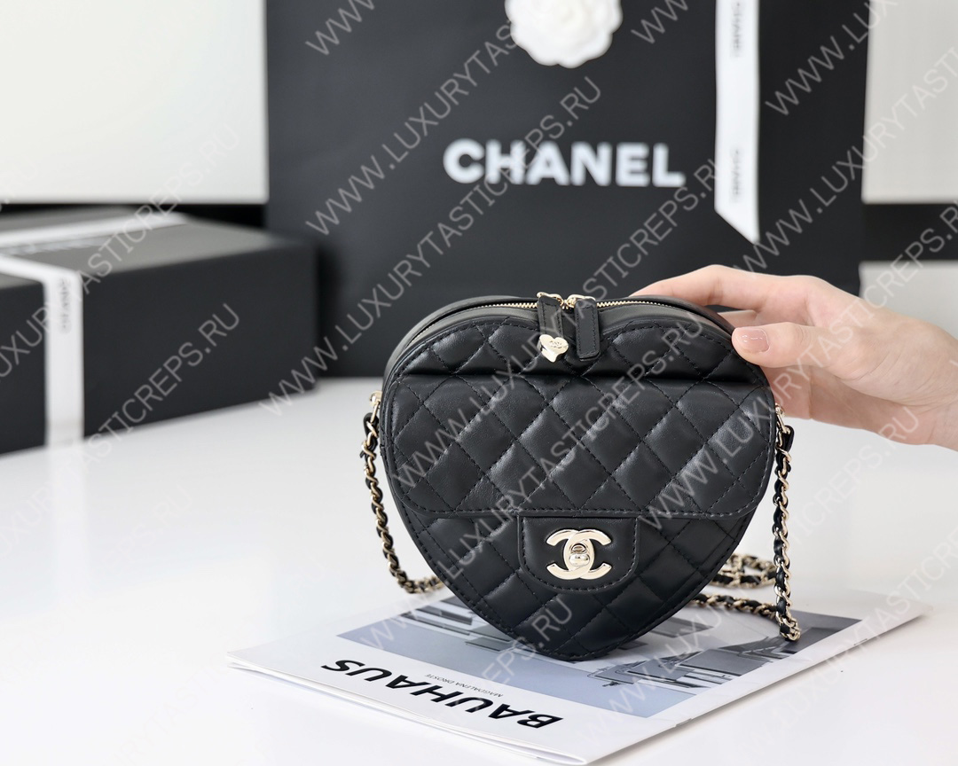 Ch*el cc heart clutch 22s black as3191