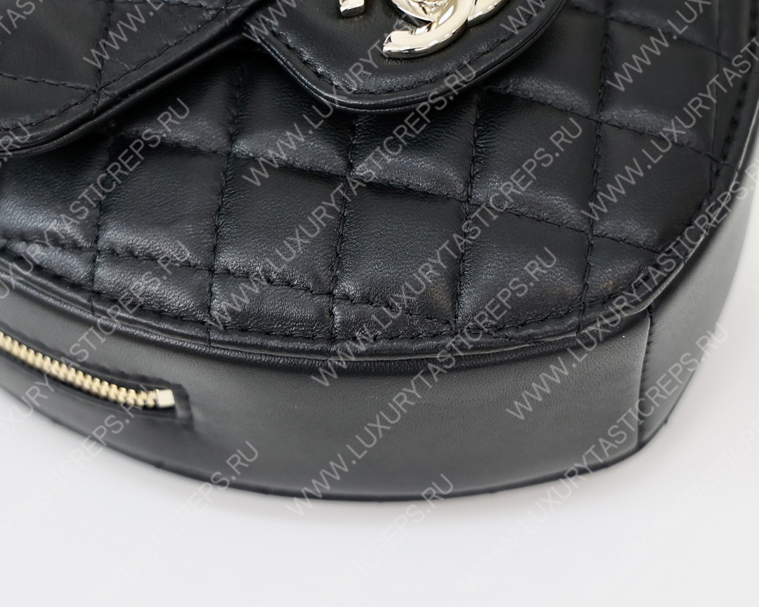 Ch*el cc heart clutch 22s black as3191