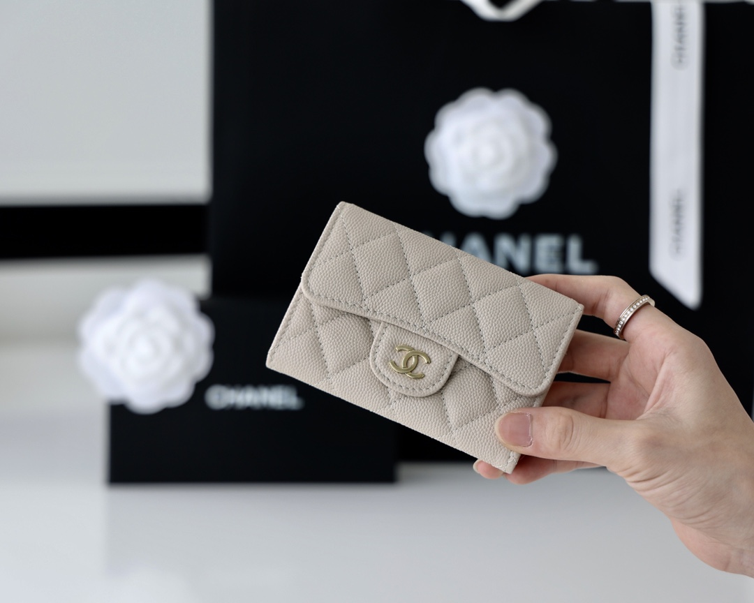 Ch*el classic card holder cream ap0214