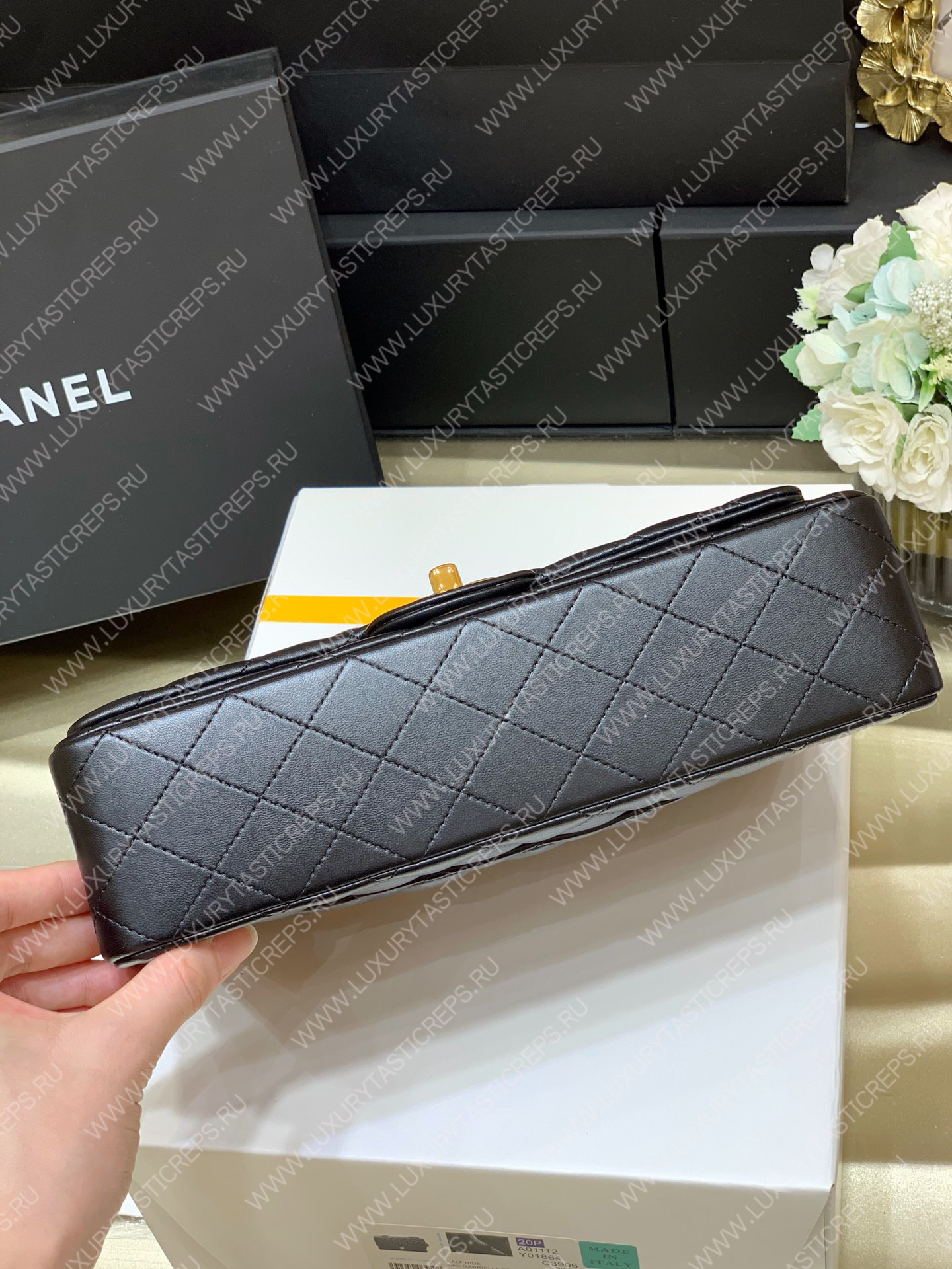 Ch*el classic handbag bag black a01112
