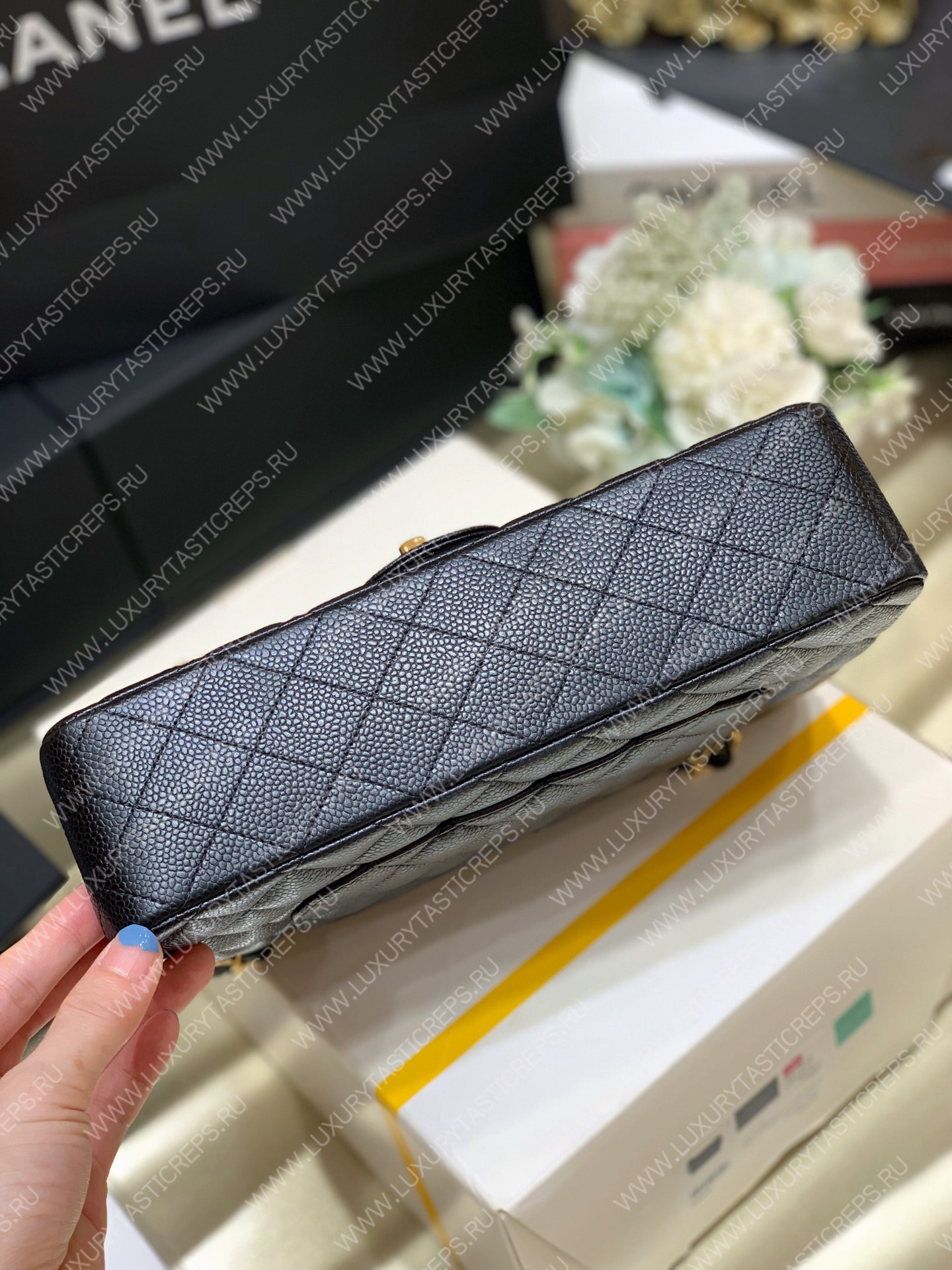 Ch*el classic handbag bag black a01112