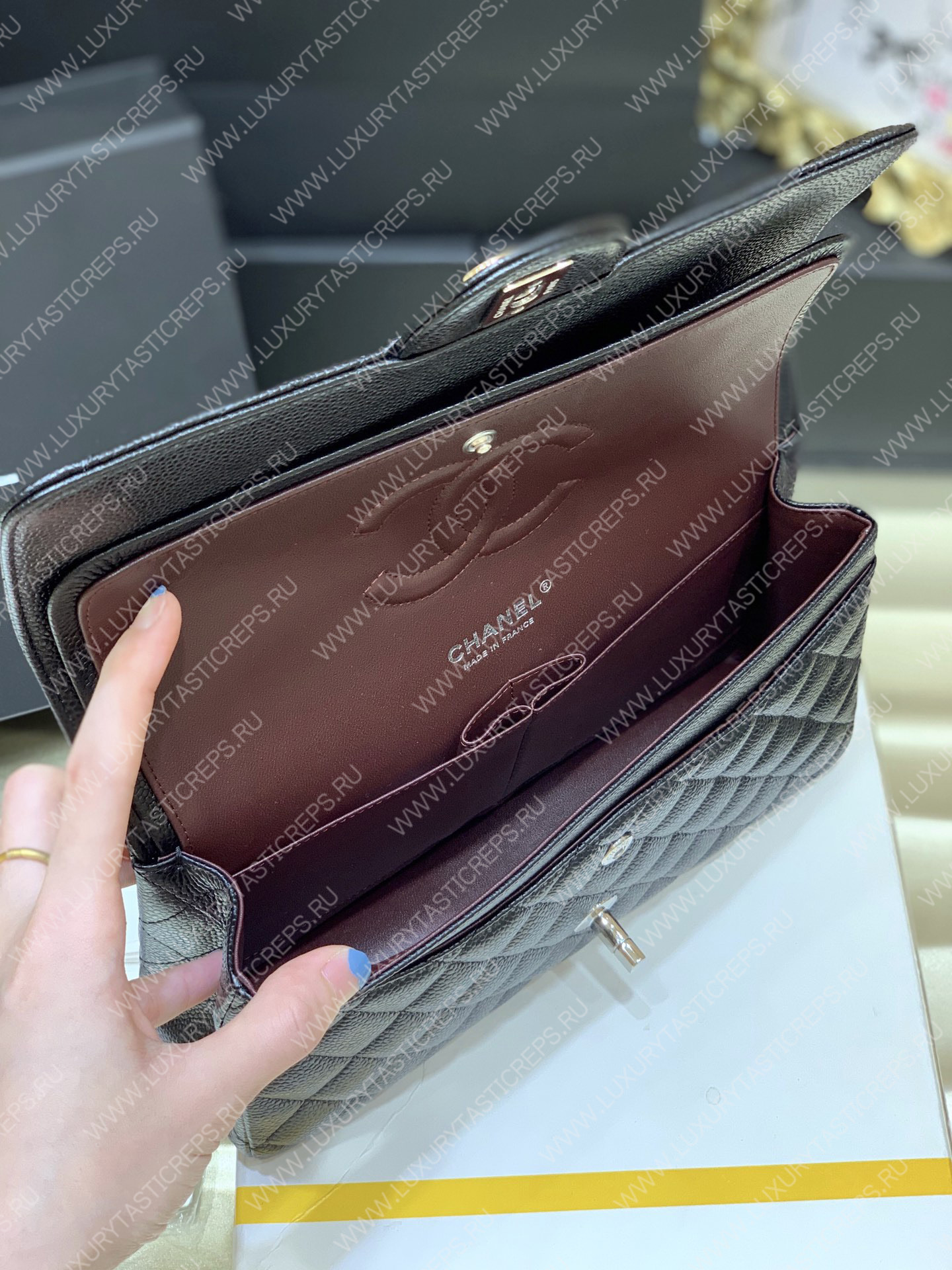 Ch*el classic handbag bag black a01112