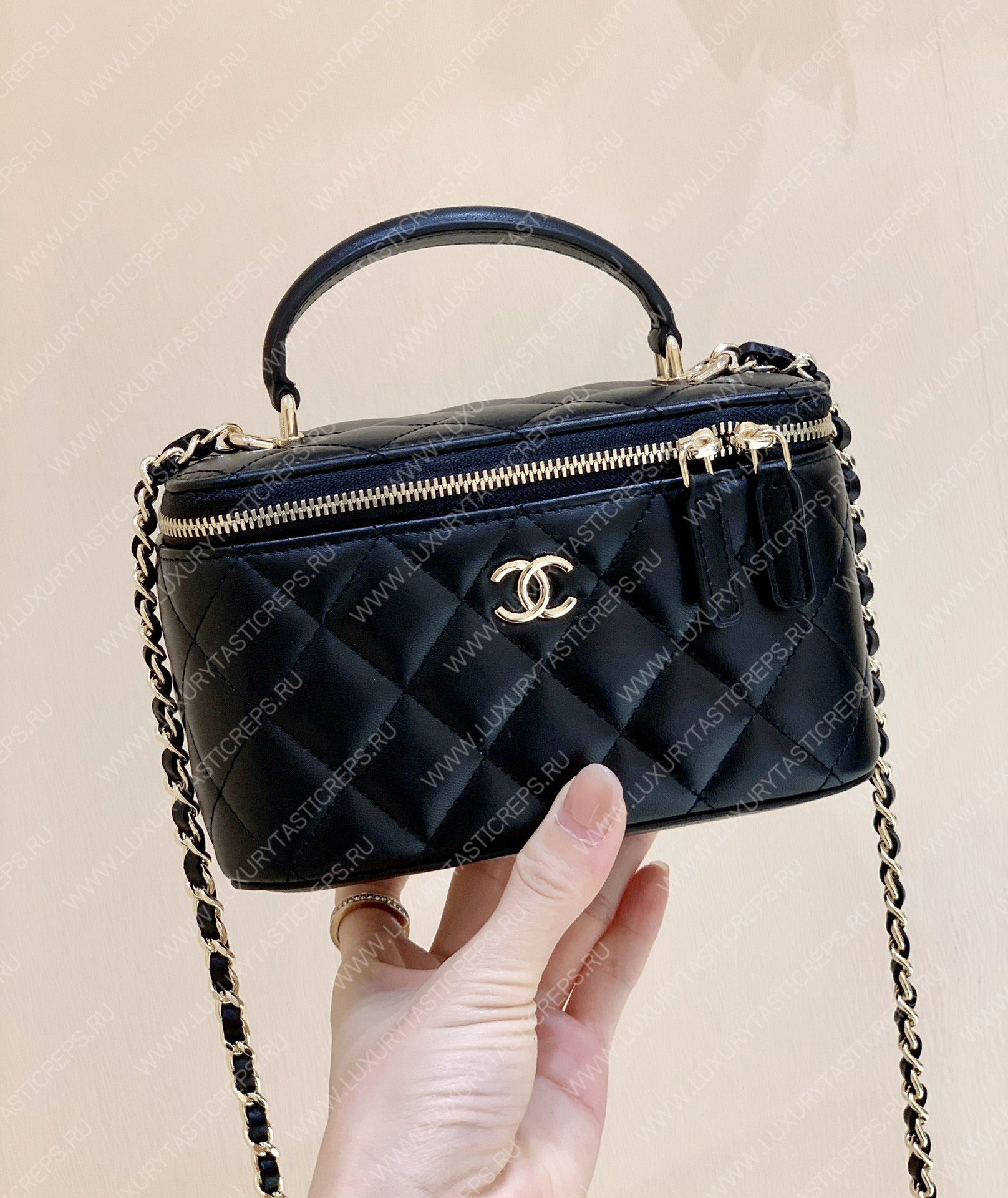 Ch*el long vanity case black ap2199