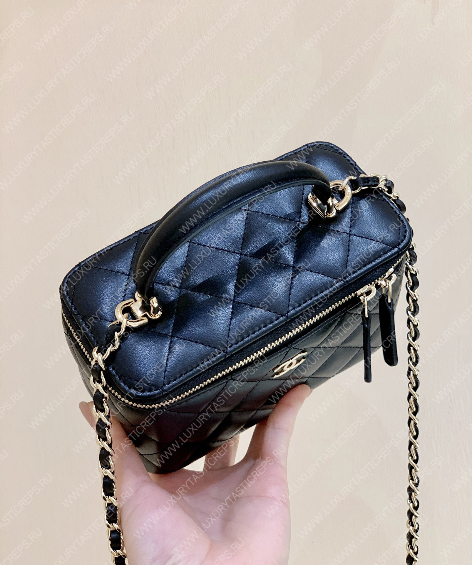 Ch*el long vanity case black ap2199