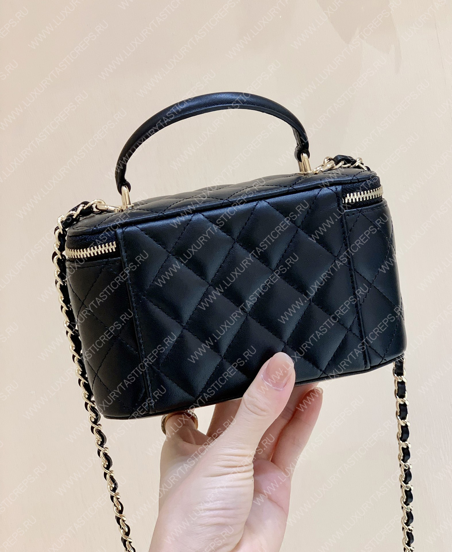 Ch*el long vanity case black ap2199