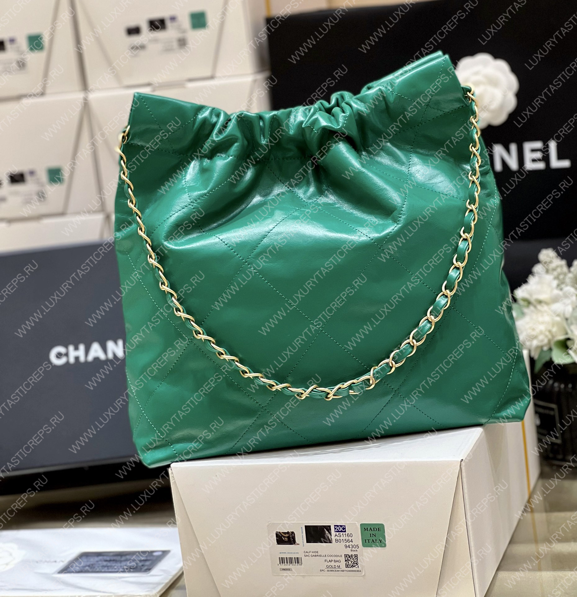 Ch*el 22 handbag green as3260