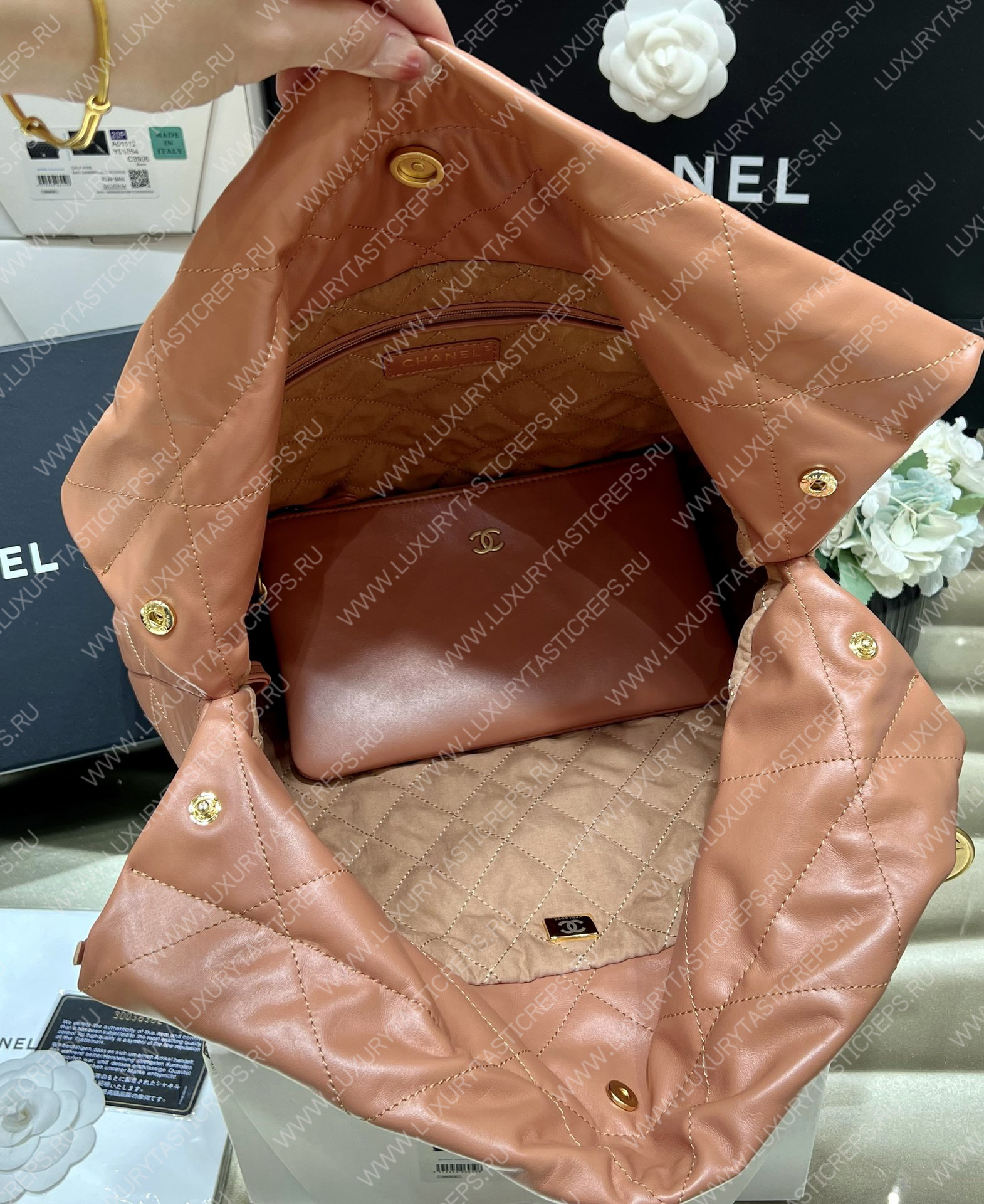 Ch*el 22 handbag brown as3261