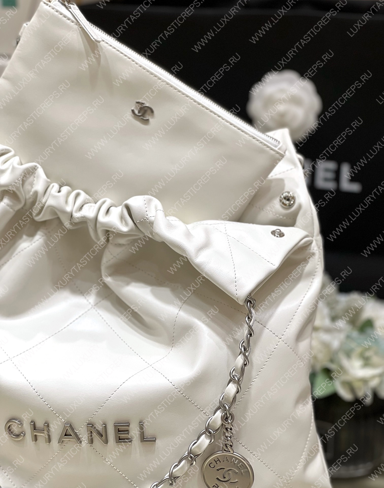 Ch*el 22 handbag white as3261