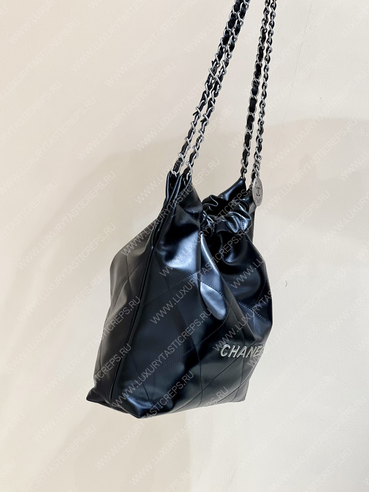 Ch*el 22 handbag black as3260