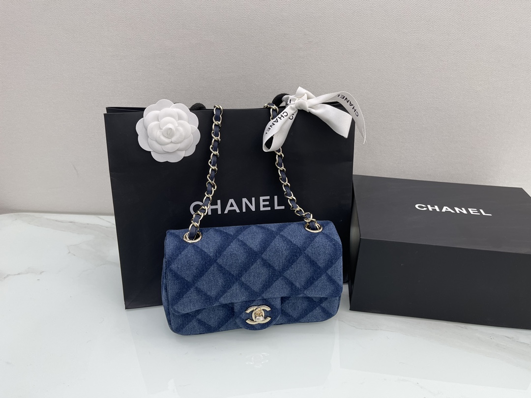 Ch*el classic handbag blue a01112
