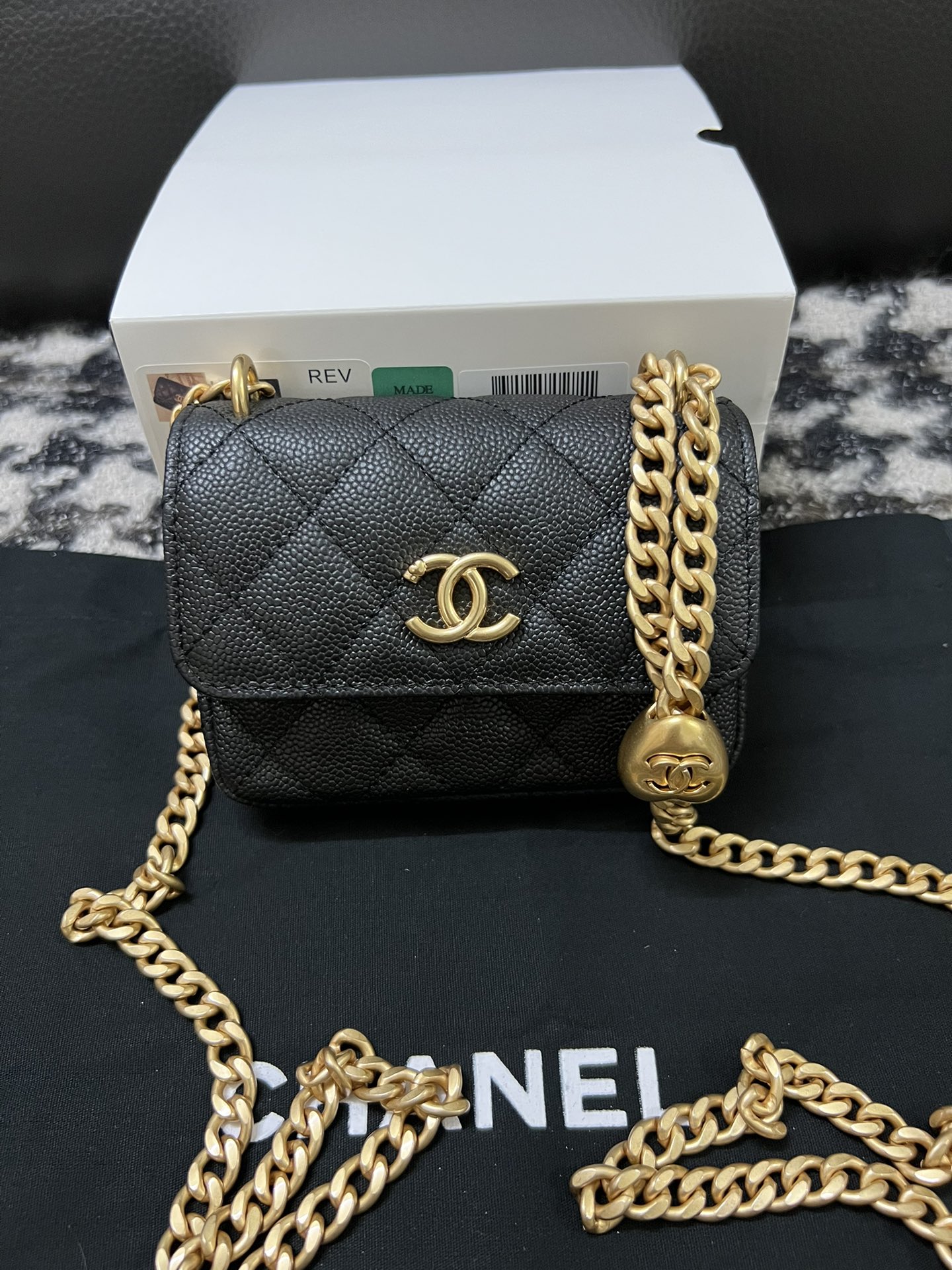 Ch*el mini flap bag black as3757