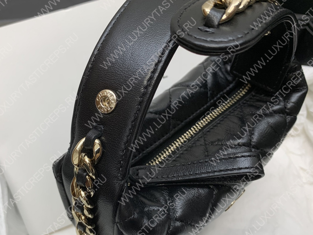 Ch*el pouch black ap3095