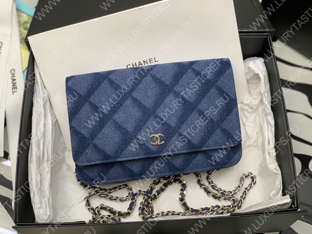 Ch*el classic wallet on chain blue ap0250
