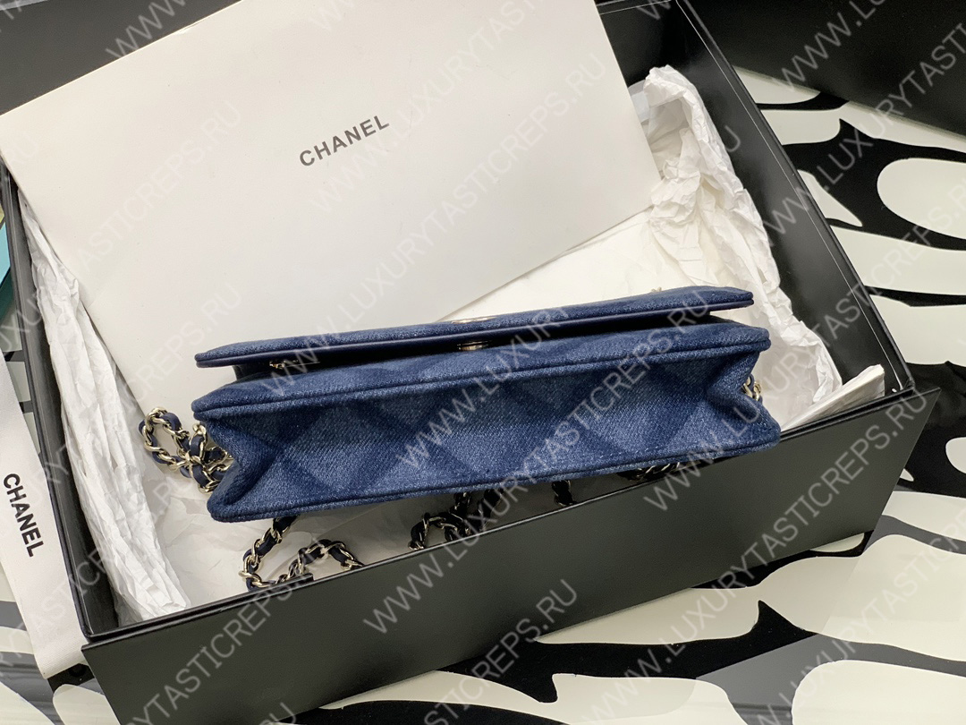 Ch*el classic wallet on chain blue ap0250