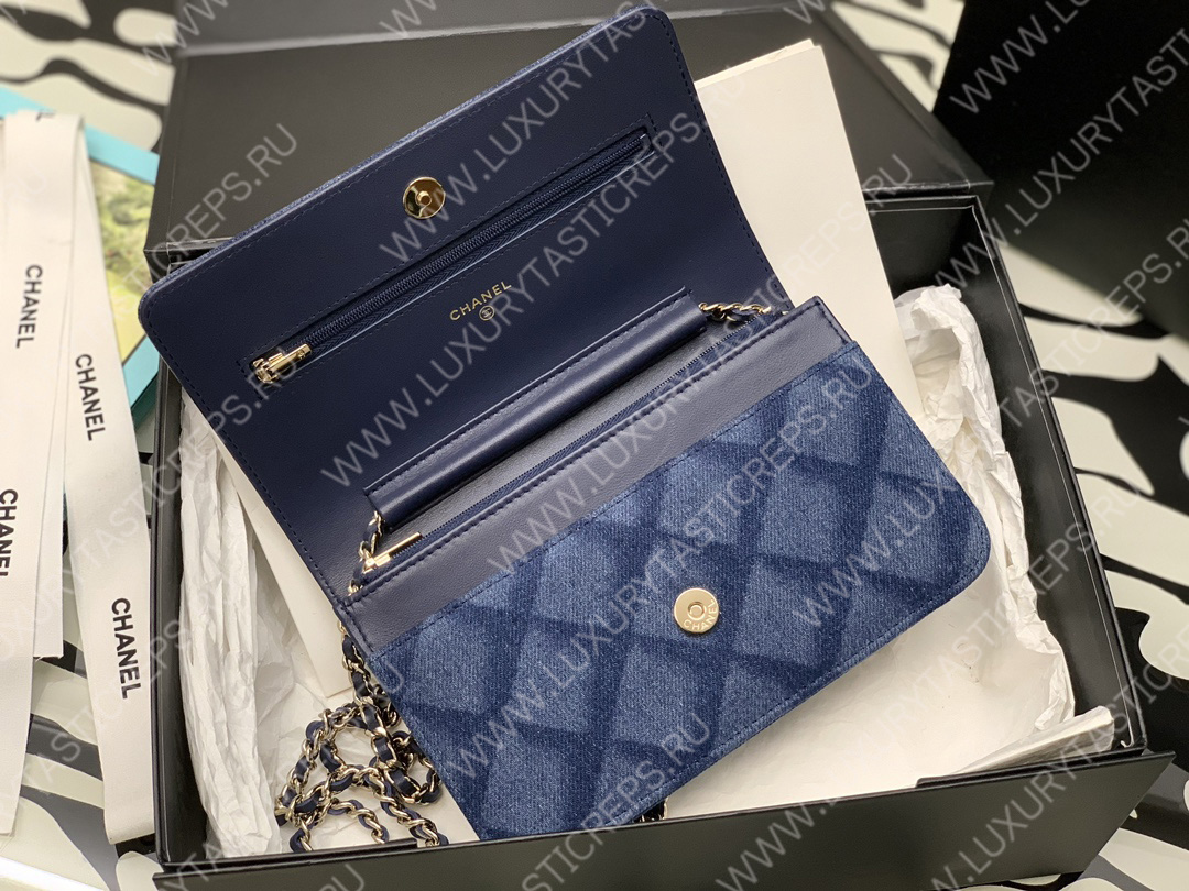 Ch*el classic wallet on chain blue ap0250