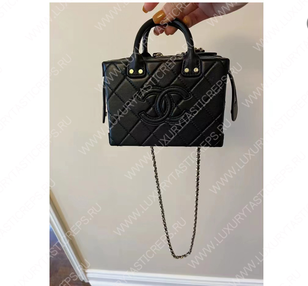 Ch*el small vanity case black as3345