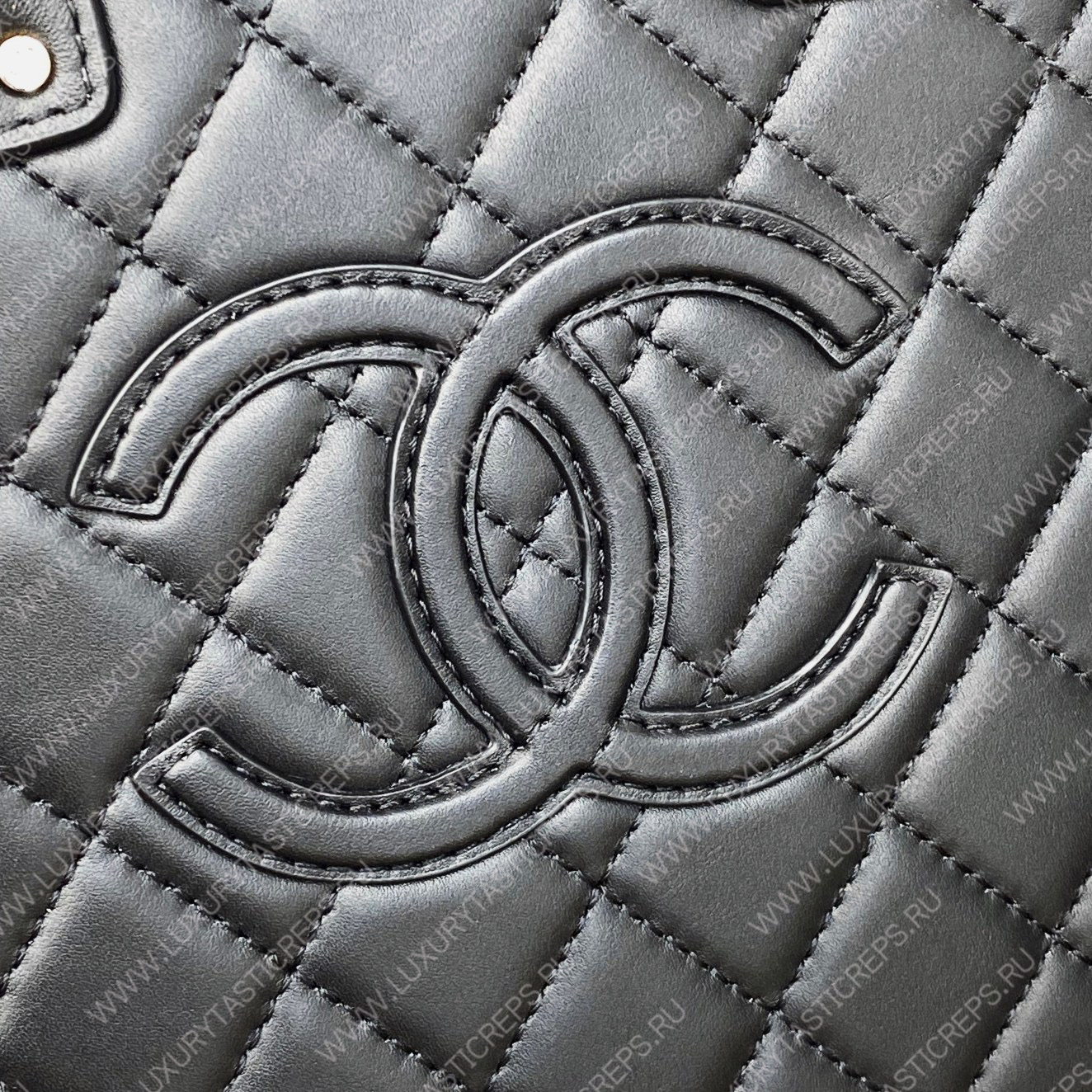 Ch*el large vanity case black as3345