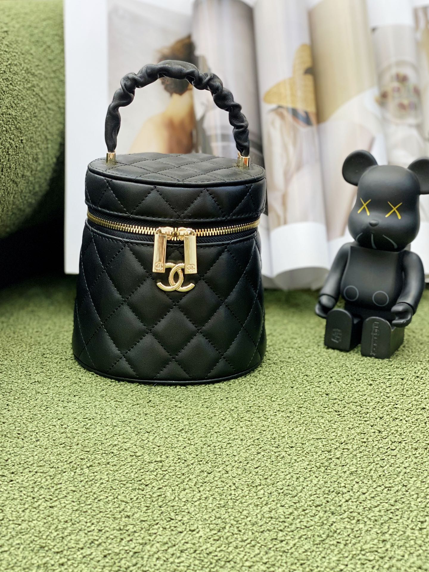 Ch*el vanity case black as3707