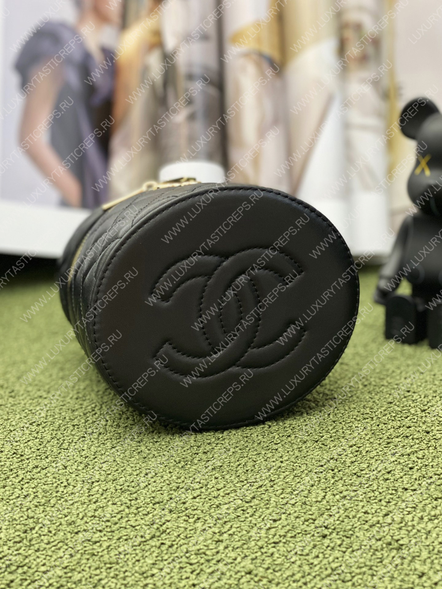 Ch*el vanity case black as3707