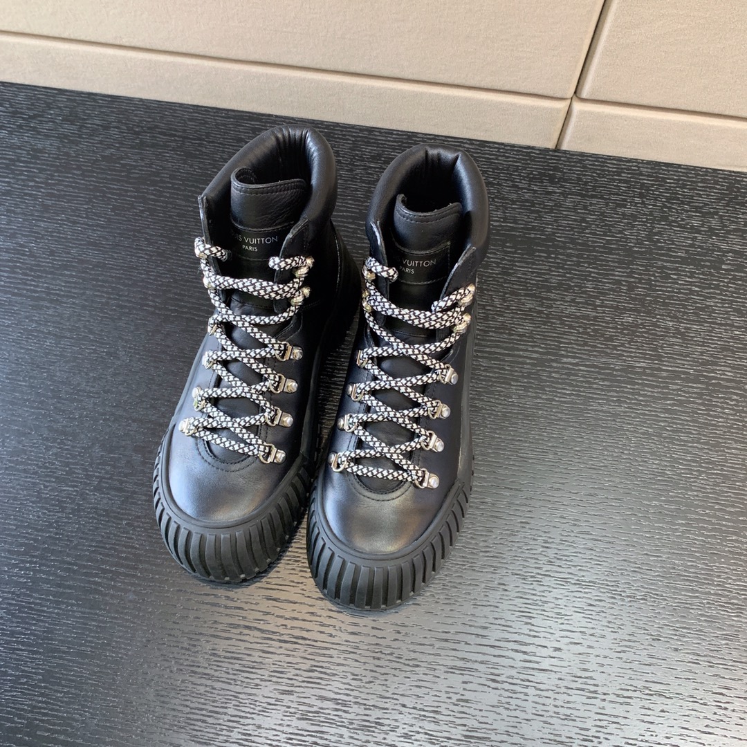l**is V*t*n ruby flat ranger black 1aalyg
