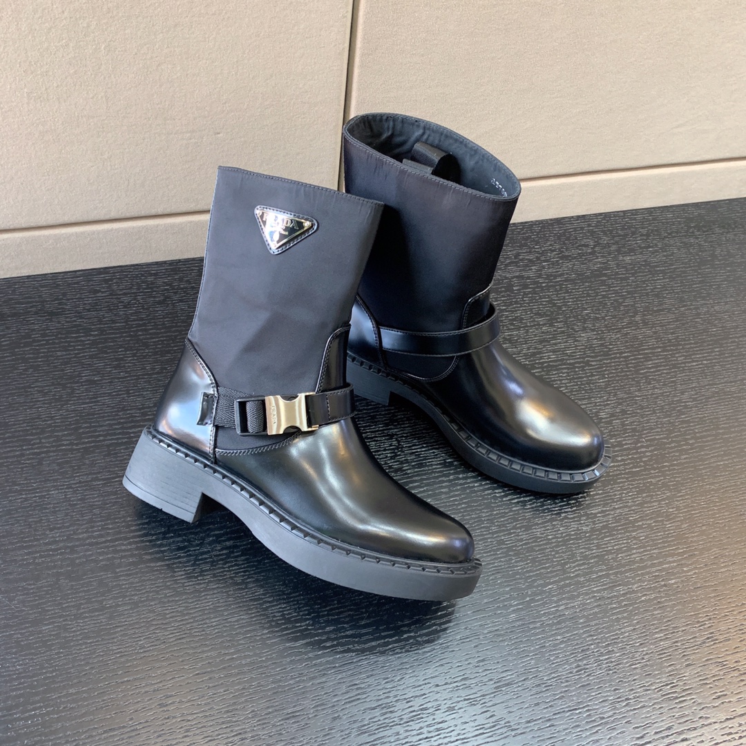 Pra*a brushed leather and re-nylon booties 1u6823